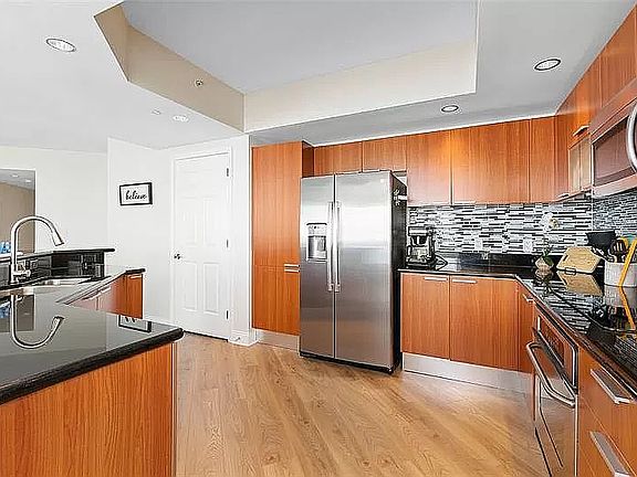 5th image of 231 Riverside Dr Unit 2310-1