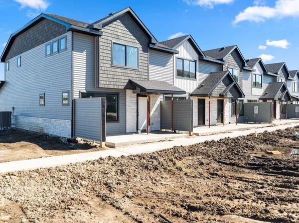 610 NE Winding Trail Ln, Ankeny, IA 50021