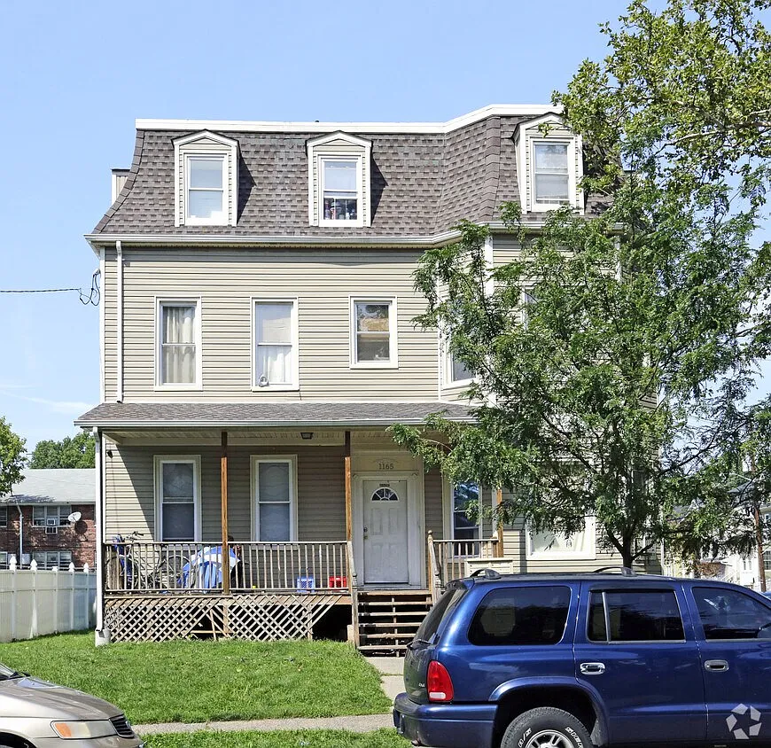 1 bed, $700 — Photo 1