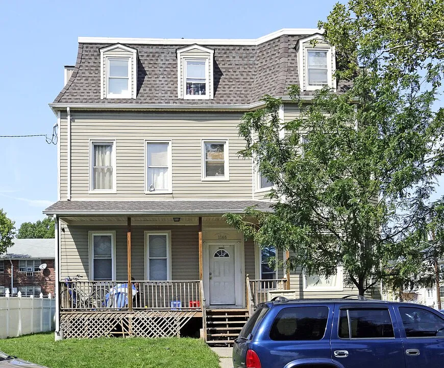 1165 Mary St #14