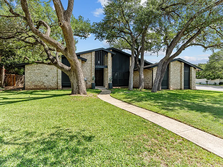 4501 Black Hickory Woods — Photo 3