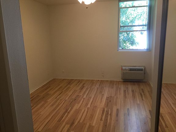 2nd image of 18620 Hatteras St Unit 280
