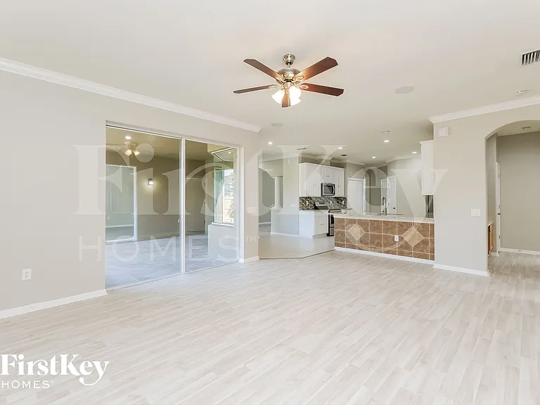 2210 Briana Dr — Photo 7
