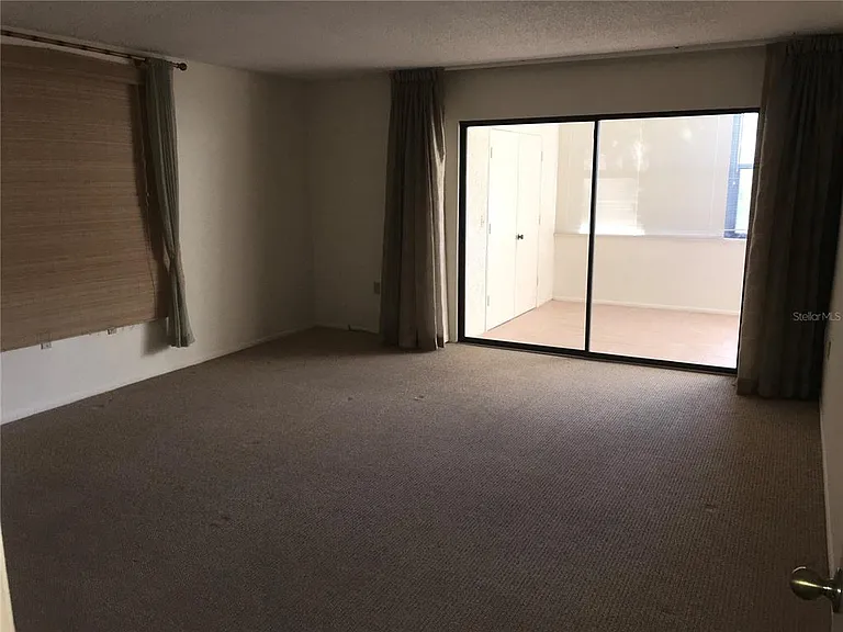 452 Palm Tree Dr #452 — Photo 10