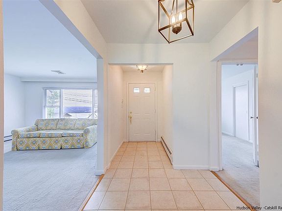 4th image of 39 Susan Dr #0