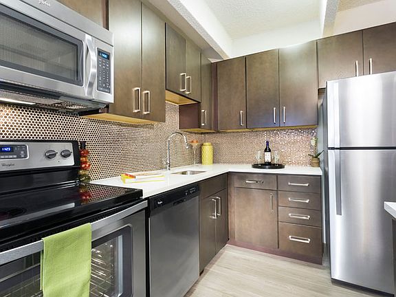4th image of 1044 N Downing St #10441001