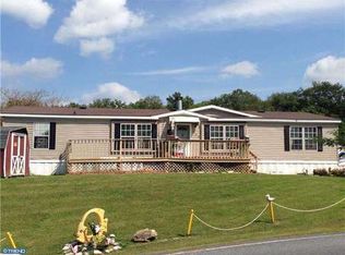 800 Spruce Ln, Hamburg, PA