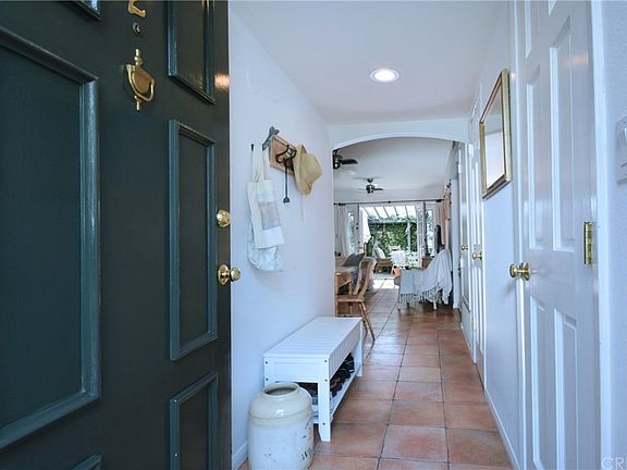 5th image of 10809 Blix St Unit 2