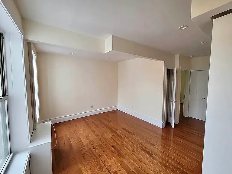 204 W 10th St #91 — Photo 4