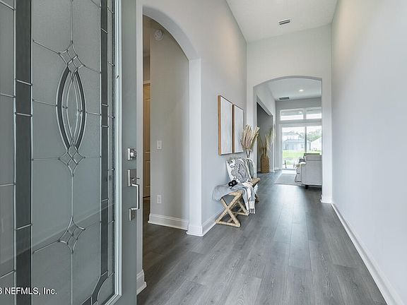 2nd image of 121 COUNTRY FERN Drive