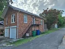 101.5 E Hallsell St