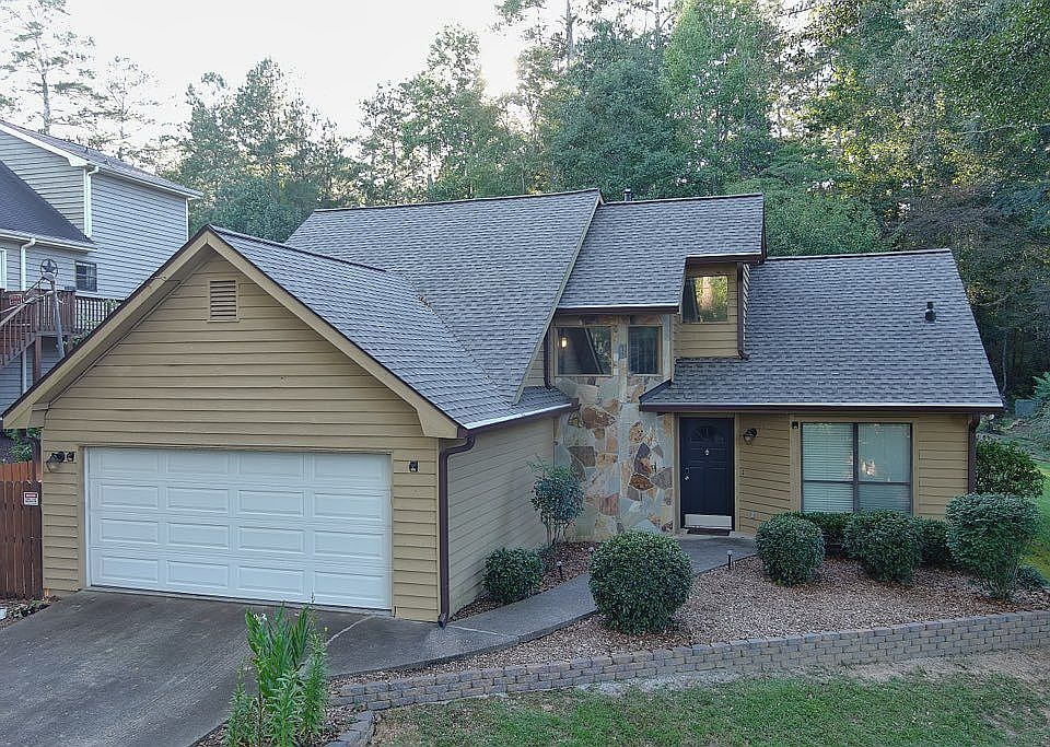 1st image of 1025 Lake Dr