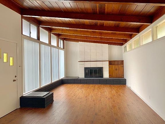 3rd image of 531 Marine Ave