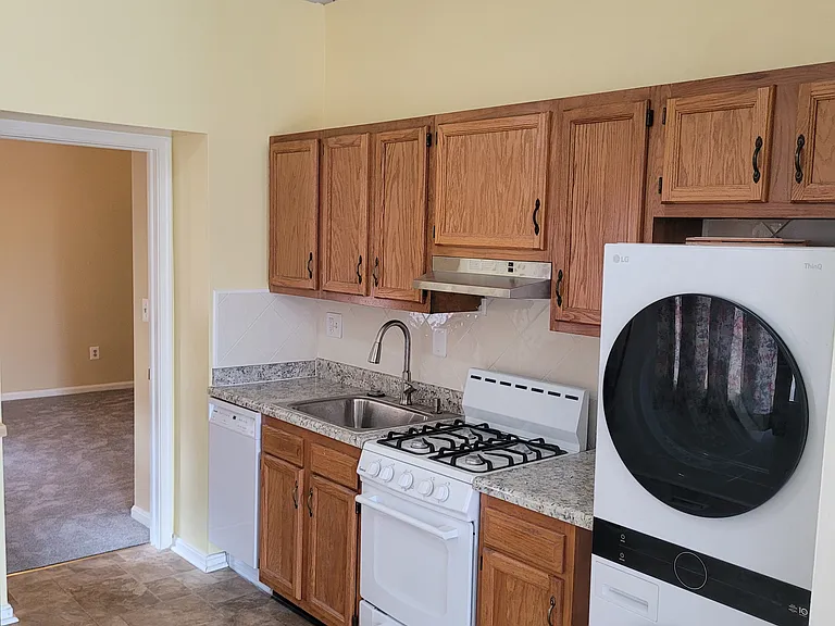 1918 E Pratt St #2 — Photo 3