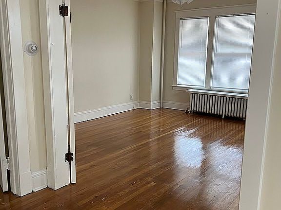 4th image of 48 Ten Eyck Ave