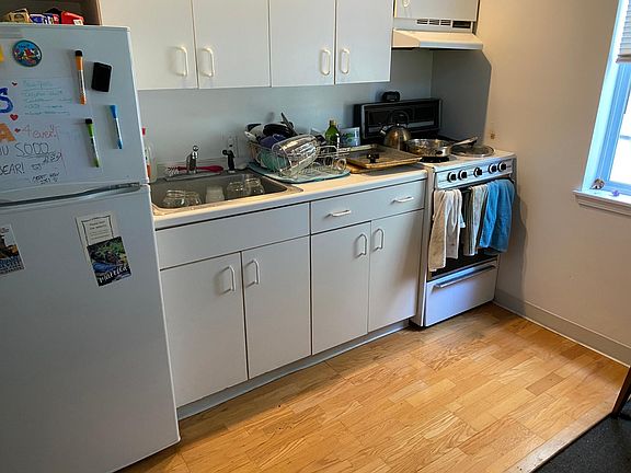 4th image of 735 Ashland Ave #2