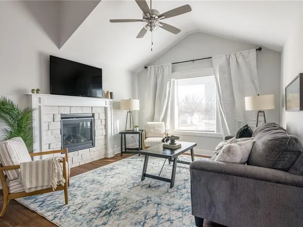 2081 Rockbridge Pkwy, Excelsior Springs, MO 64024
