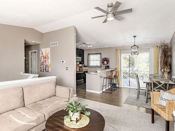 4th image of 892 Pebblelane Dr #56