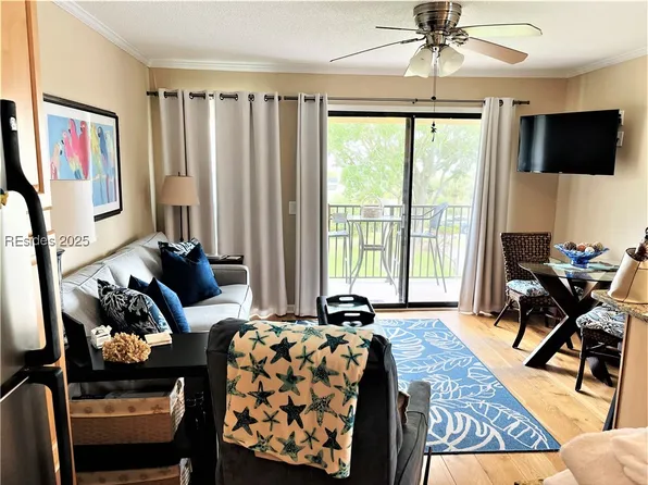 40 Folly Field Rd APT C232, Hilton Head Island, SC 29928