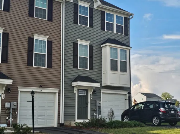 84 Dripping Spring Dr, Hedgesville, WV 25427
