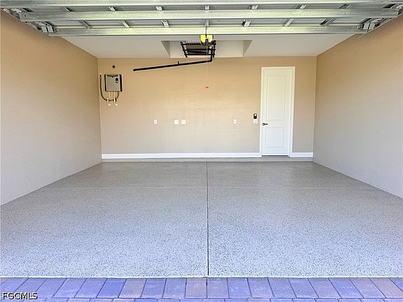 5th image of 338 SW 28th Ave