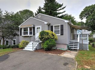 200 Moffitt St, Bridgeport, CT 06606