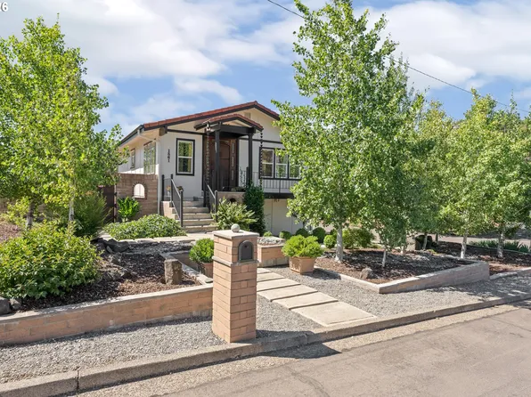 1861 NW Finch Ct, Roseburg, OR 97471