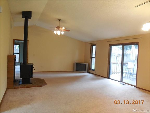 2nd image of 417 Stonewood Dr SE