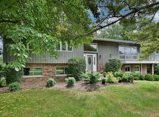 105 Haman Rd, Inverness, IL 60067