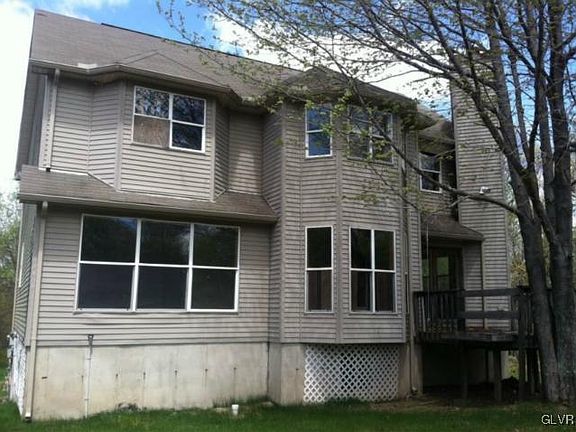 3rd image of 276 Brittany Dr
