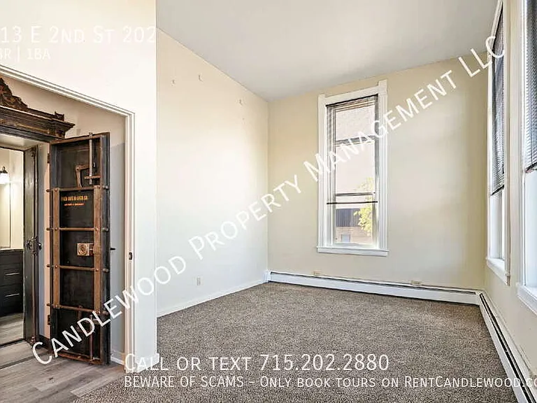 713 E 2nd St #202 — Photo 10
