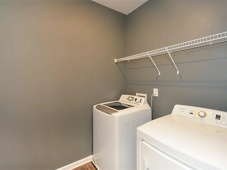 350 Cranston Dr — Photo 17