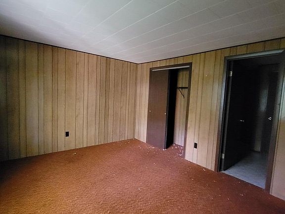 4th image of 1013 Hemlock Way
