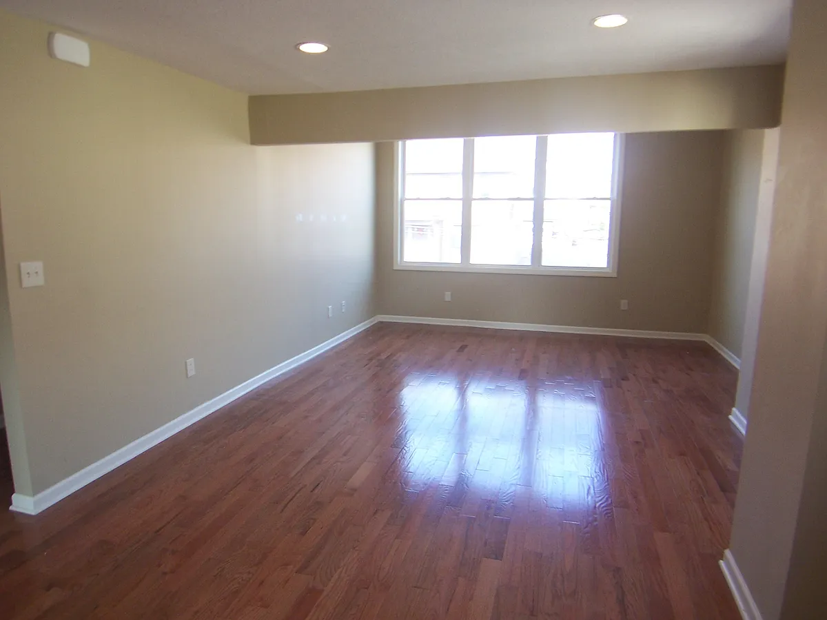 Building Photo - 302 Castle Shannon Blvd #2