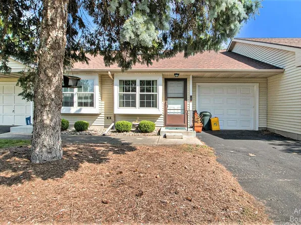 729 Clark St APT 4, Tecumseh, MI 49286