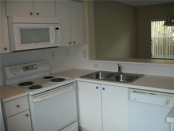 2nd image of 14021 N Forest Oak Cir