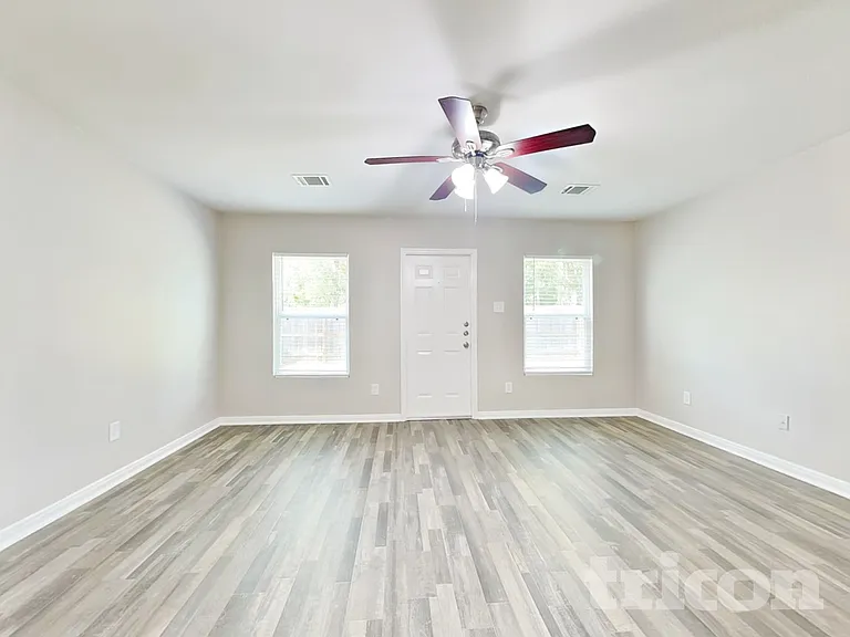15649 Del Norte Dr — Photo 2