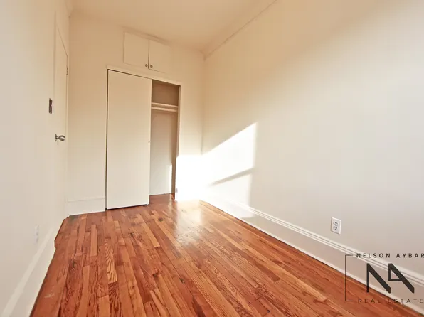 898 Union Street 4B image 4 of 5