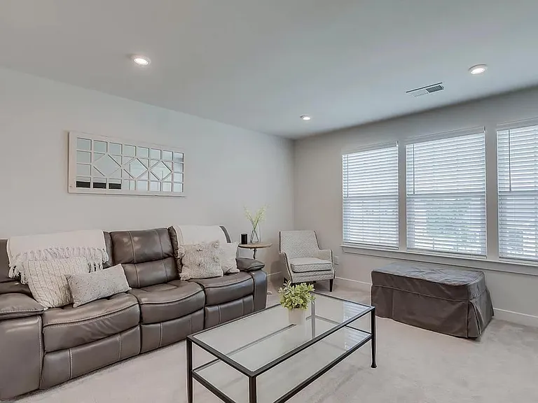 231 Thames Valley Dr — Photo 9