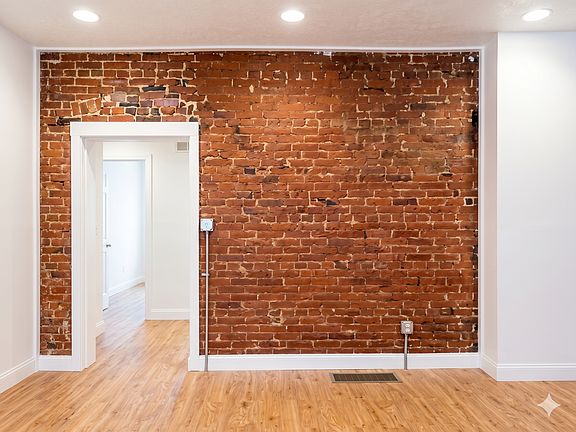 4th image of 184 S 17th St #1