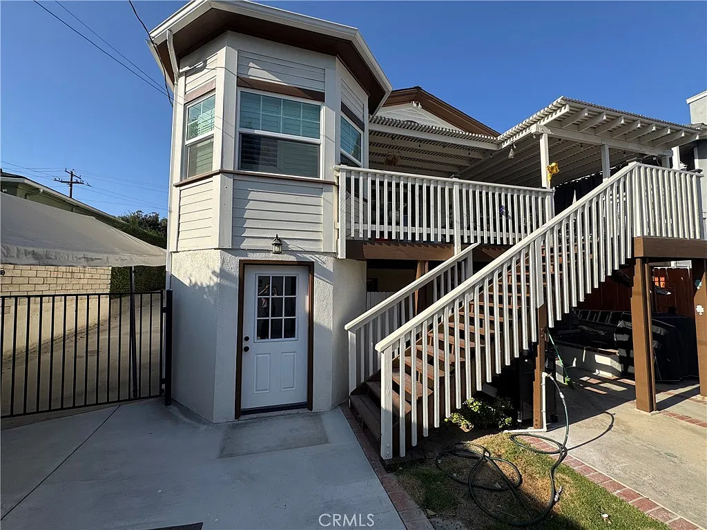 1 bed, 400 sqft, $1,950 — Photo 1