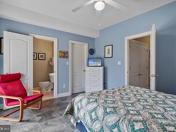 4th image of 19859 Church St #32