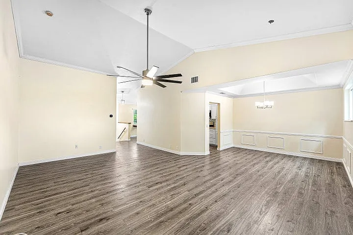 3 bed, 1458 sqft, $3,100 — Photo 3