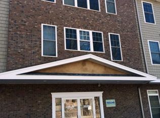 90 S Turnpike Rd APT 11, Wallingford, CT 06492