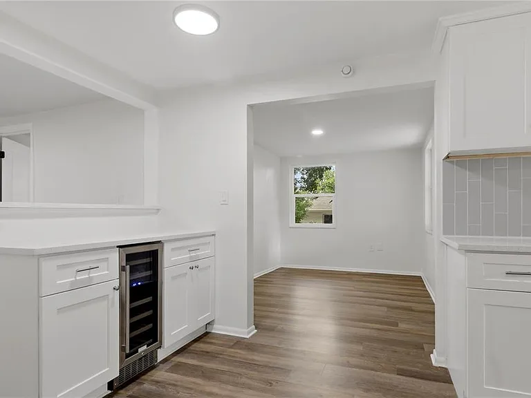 5165 Greenwood St — Photo 14