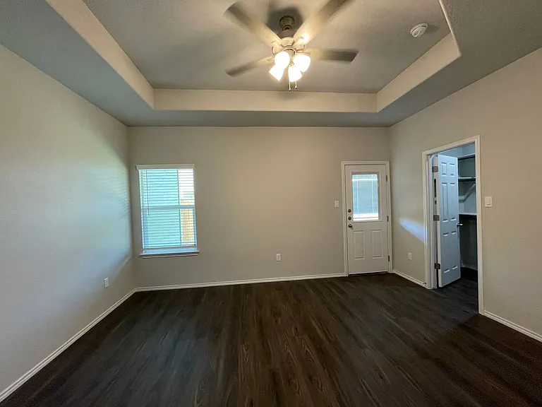 625 Heathers Way — Photo 11