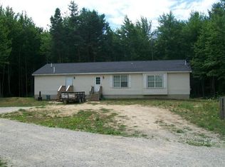 8390 Willowbrook Dr, Flushing, MI 48433