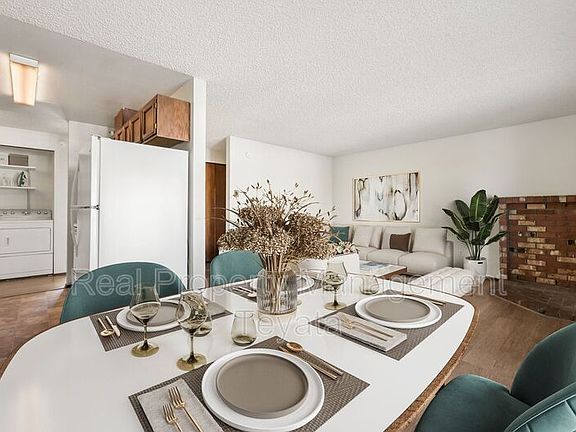 5th image of 612 A St APT 8