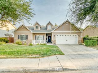 240 W Serena Ave, Clovis, CA 93619