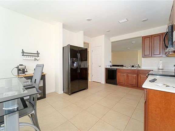 4th image of 1000 NW 12th Pl